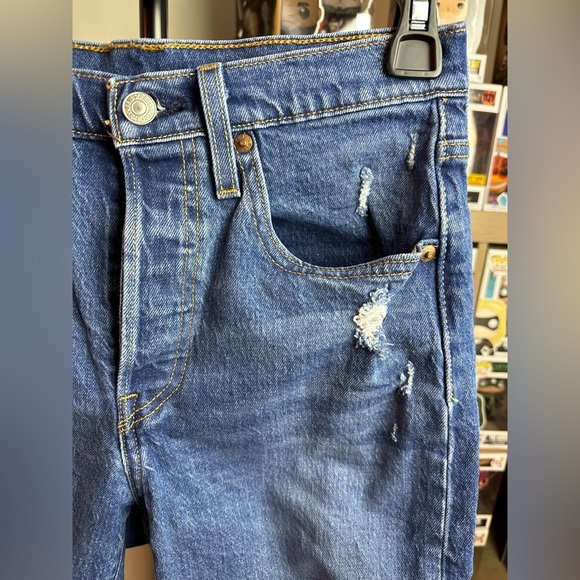 Women’s LEVI Denim Jean Shorts 26W - Picture 3 of 12